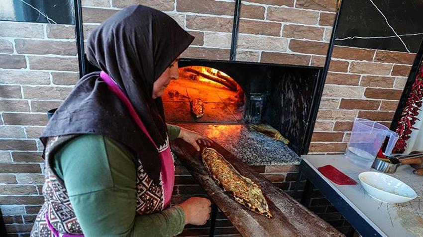 Mevsimlik işçi olarak Bursa'ya ayak bastı! Kendi işinin patronu oldu: 'Burada iş yapamazsın' diyenlere kulak asmadı
