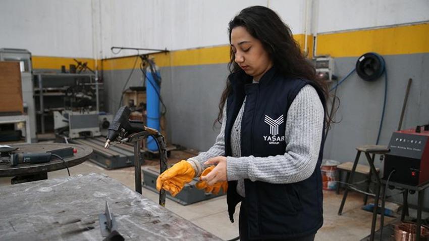 Erkek kardeşlerini geride bıraktı! Babasının 'yapamazsın' dediği meslekte 4. kuşak oldu