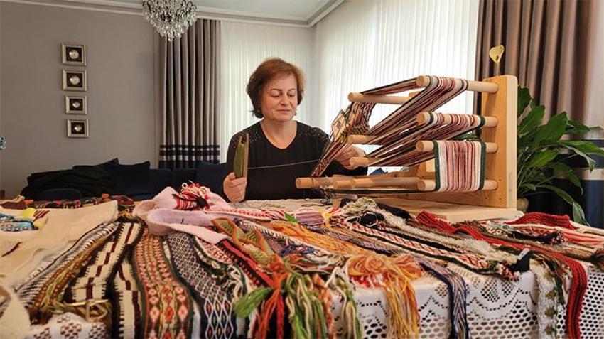 Yolda gördüğü bir afiş hayatını değiştirdi! Unutulmaya yüz tutmuştu, evinde yeniden canlandırdı