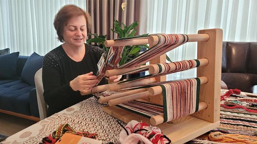 Yolda gördüğü bir afiş hayatını değiştirdi! Unutulmaya yüz tutmuştu, evinde yeniden canlandırdı