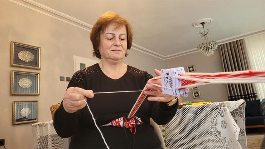 Yolda gördüğü bir afiş hayatını değiştirdi! Unutulmaya yüz tutmuştu, evinde yeniden canlandırdı