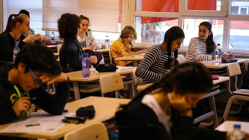 Van'da yılbaşında okullar tatil mi? Yılbaşı günü 1 Ocak ve 31 Aralık’ta Van'da okullar kapalı mı, ders var mı? (Valilik Açıklaması)