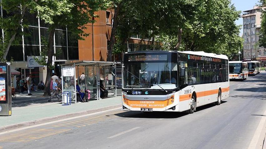 Eskişehir'de 1 Ocak düzenlemesi! Büyükşehir Belediyesi'nden açıklama geldi: Eskişehir'de ulaşım saatleri 1 Ocak'ta değişiyor