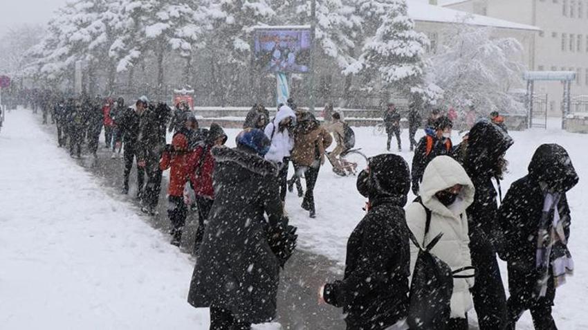 Kar tatili haberi erken geldi! Valilikler açıkladı, birçok ilde okullar tatil edildi