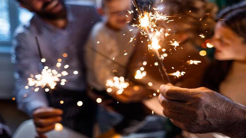 Aileye yeni yıl mesajları 2026: Anne, baba, kardeş ve aile büyükleri için anlamlı dilekler