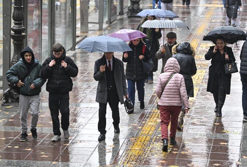 Kar uyarıları bakanlık ve Meteoroloji'den peş peşe geldi: 3 gün etkili olacak! İşte yeni yıl için hava tahminleri