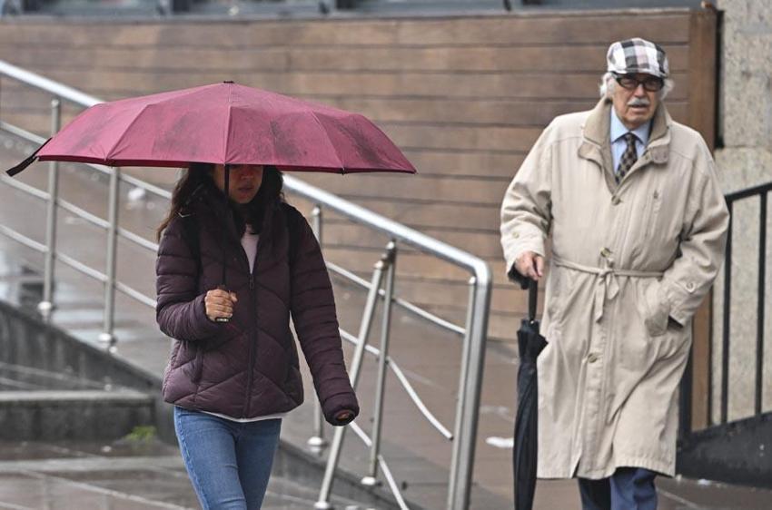 Kar uyarıları bakanlık ve Meteoroloji'den peş peşe geldi: 3 gün etkili olacak! İşte yeni yıl için hava tahminleri