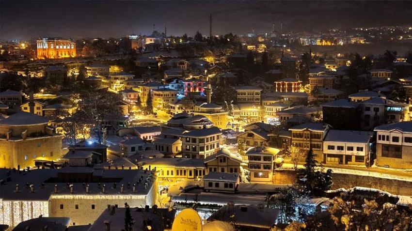 Karabük'ün Safranbolu tarihi konakları karla kaplandı