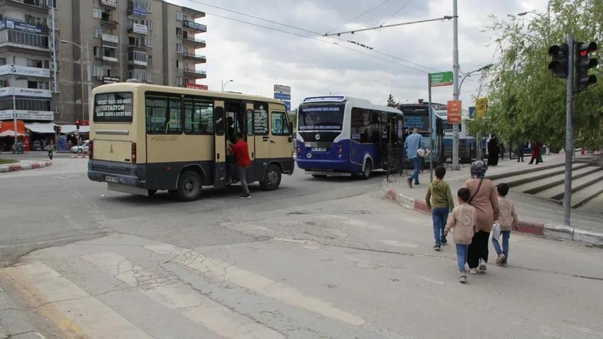 Malatya'da şehir içi ulaşım zamlandı: Minibüs ve servislerde tarife değişti