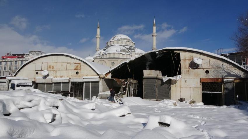 Atıl durumdaydı! Mısır Çarşısı'nda yıkım başladı: Yeni proje 6 ayda tamamlanacak