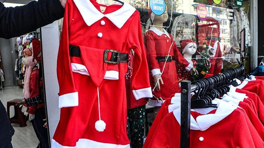 Adana'da kırmızı iç çamaşırı satışında talep patlaması yaşanıyor