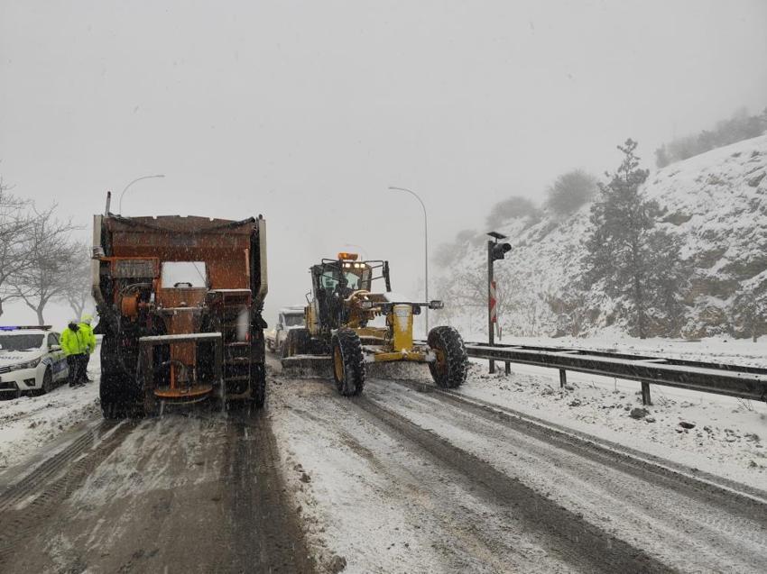 Şanlıurfa'da kar alarmı! Dikkat: Bu yollar trafiğe kapatıldı
