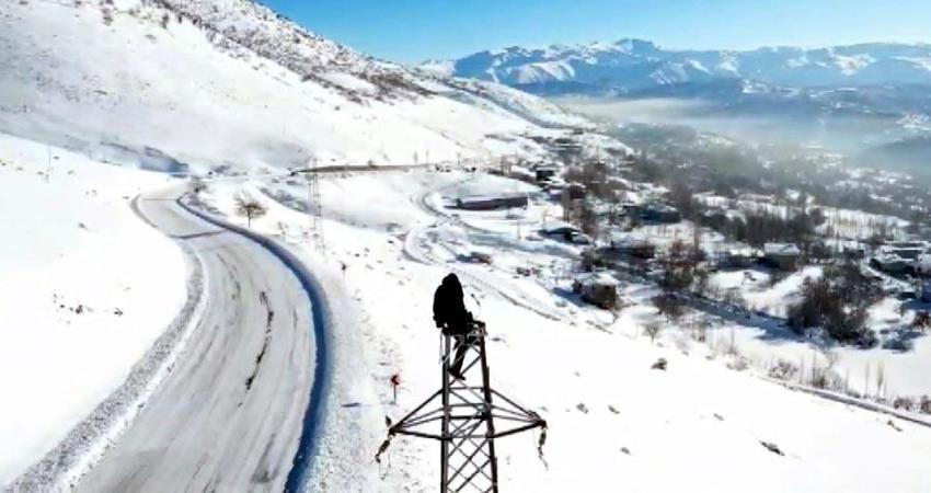 Bitlis'te zorlu şartlarda kış mesaisi! Dondurucu soğuğa rağmen durmadılar