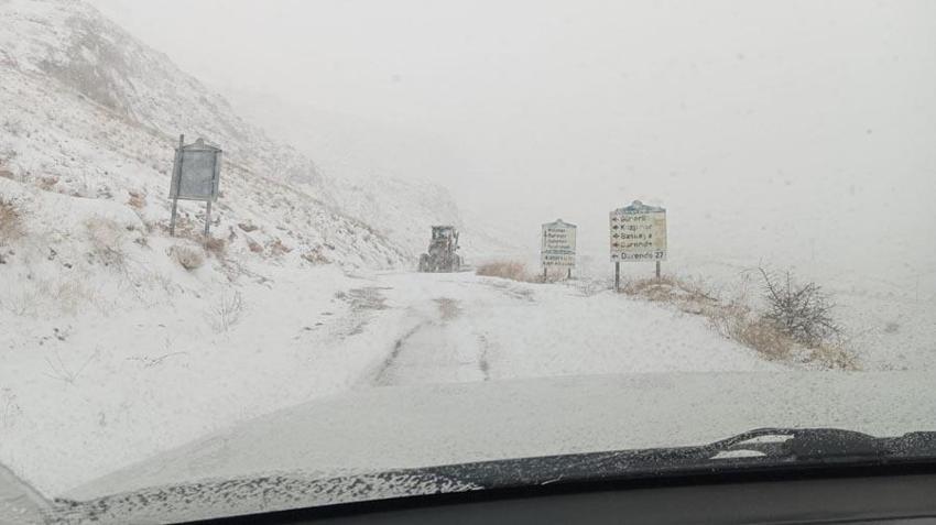 Malatya'da ekiplerin karla mücadele çalışması: 149 mahalle yolu ulaşıma kapandı
