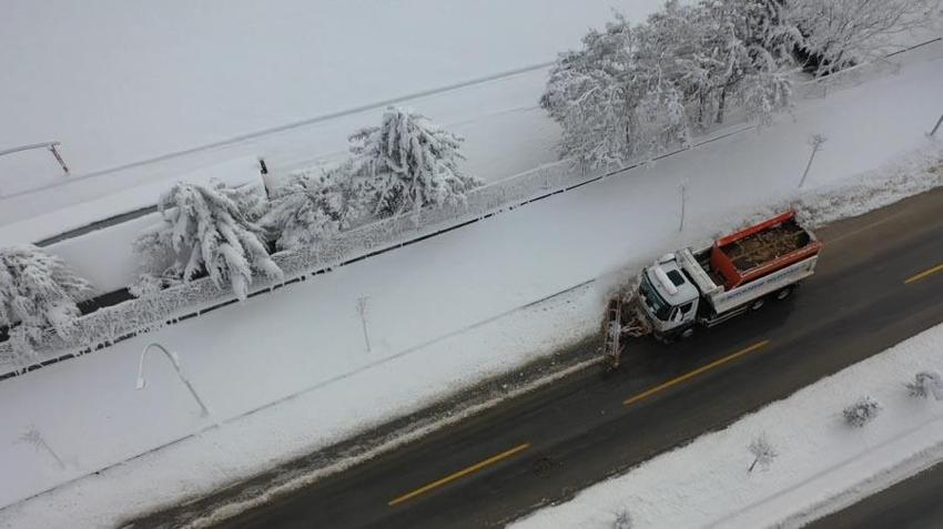 Malatya'da ekiplerin karla mücadele çalışması: 149 mahalle yolu ulaşıma kapandı