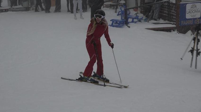 Bursa yoğun kar yağışıyla beyaza büründü! İşte şehir merkezinden kar manzaraları…