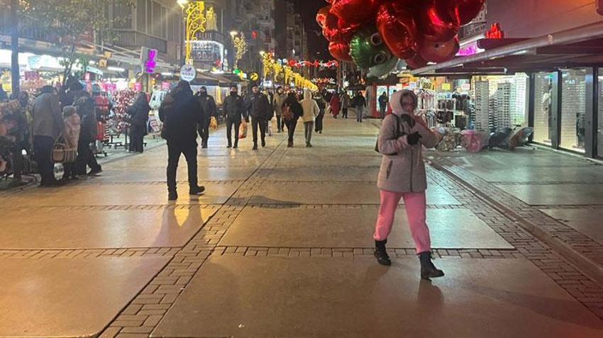 İzmirliler yeni yıla coşkuyla girdi! Eğlence mekanları tıklım tıklım doldu