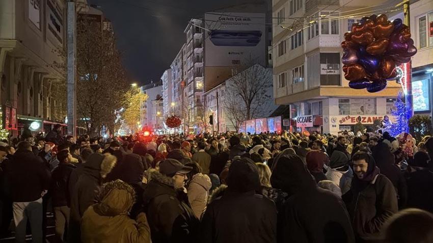 Eskişehir’de yılbaşı büyük coşkuyla kutlandı