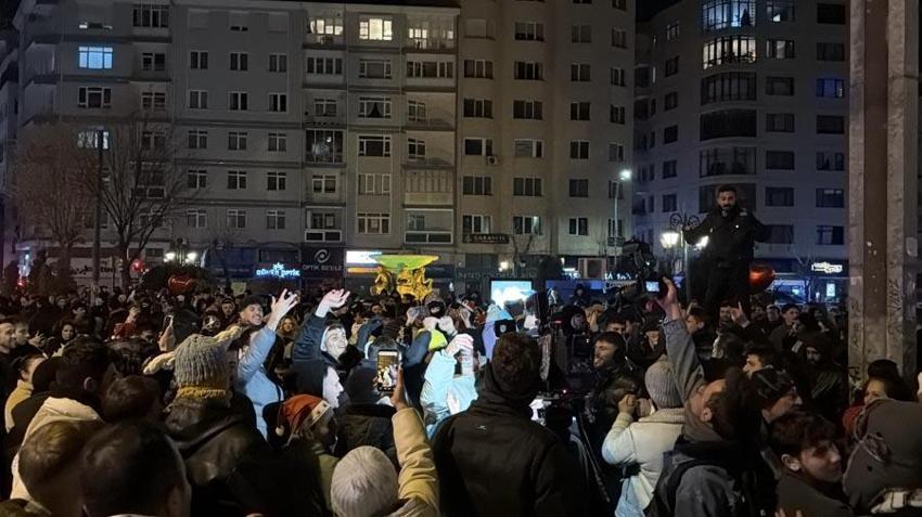 Eskişehir’de yılbaşı büyük coşkuyla kutlandı