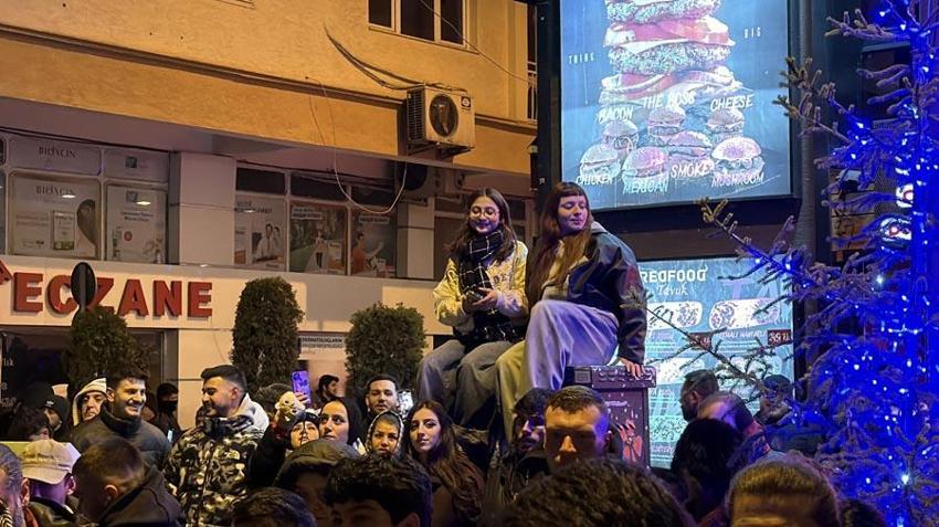 Eskişehir’de yılbaşı büyük coşkuyla kutlandı