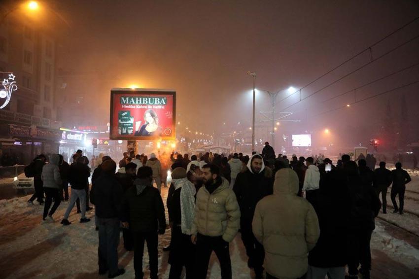 Gaziantep’te yeni yıl kutlamaları sokaklara taştı