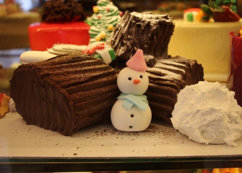 Van'da bugün herkesin doğum günü! Pastaneler siparişlere yetişemiyor: Nedeni ise duyan herkesi şaşırtıyor