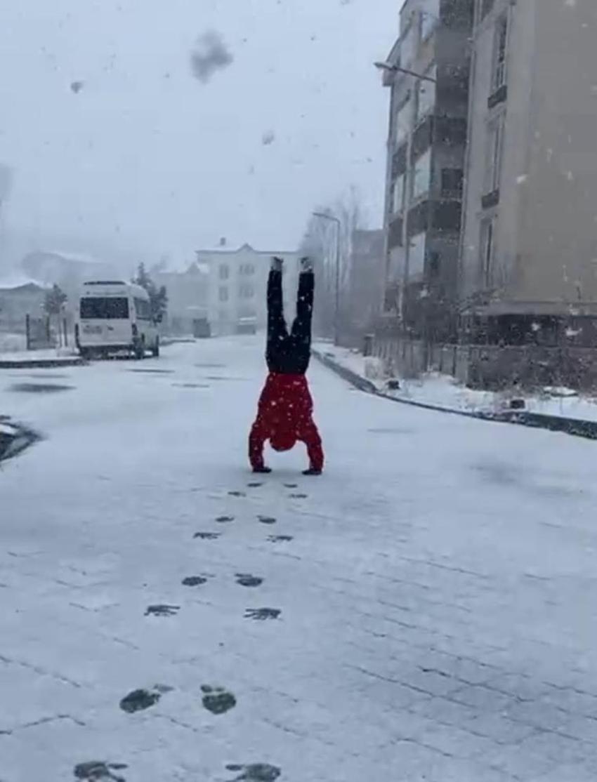 Samsun'da kar altında hem ısındı hem rekor kırdı!