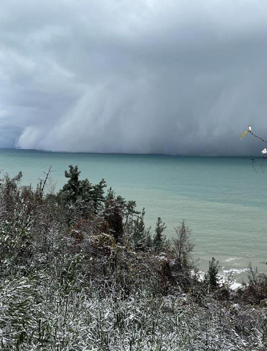 Kastamonu İnebolu’da 'deniz etkili kar yağışı' ilginç görüntü oluşturdu