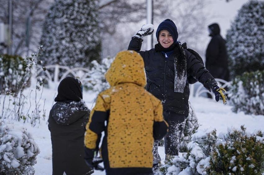 Okullara kar tatili: İllerden açıklamalar peş peşe geldi, 2 Ocak Cuma günü tatil oldu