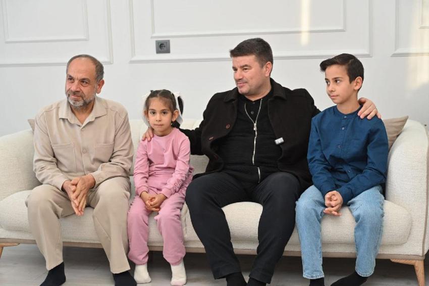 Aksaray'da 7 yaşındaki Zeynep'in bayrak sevgisi