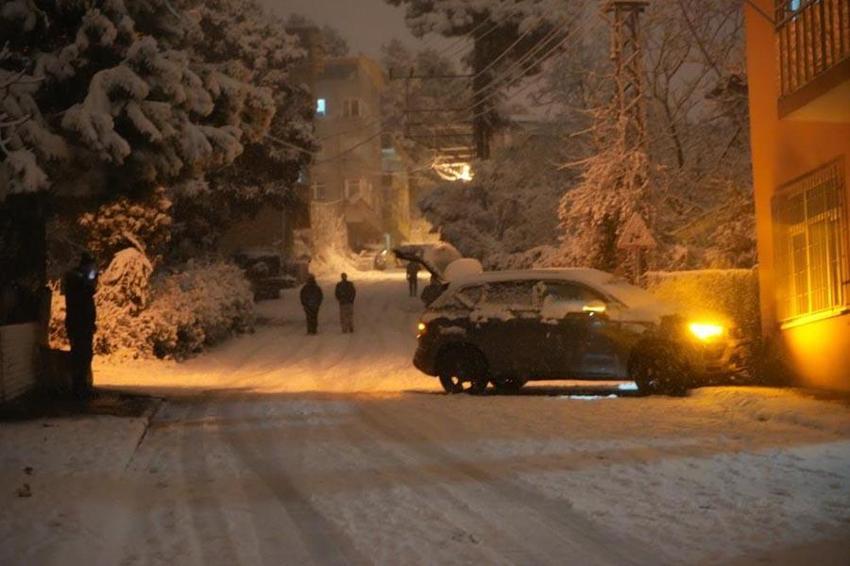 Samsun'da yoğun kar yağışı nedeniyle motosiklet ve kuryelerin trafiğe çıkışı kısıtlandı