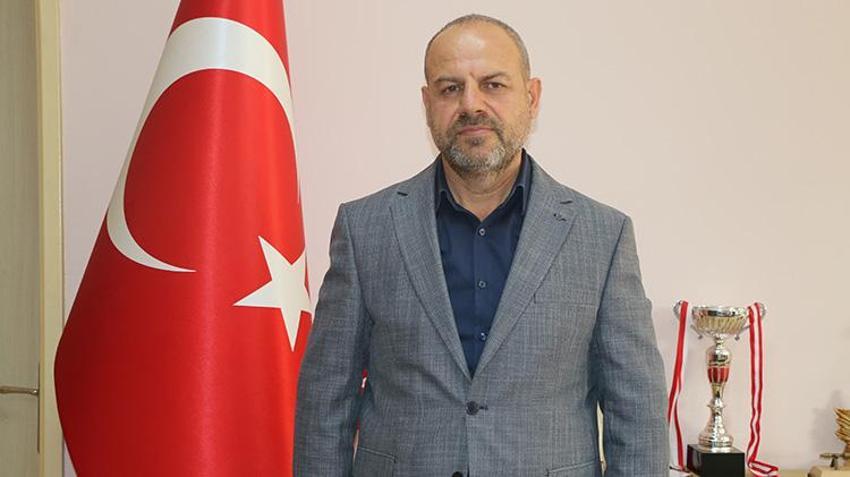 Adana'da okul müdürü hobi olarak başladı, okulun resmen çehresini değiştirdi! Mesai bitince önlüğü giyip atölyeye iniyor