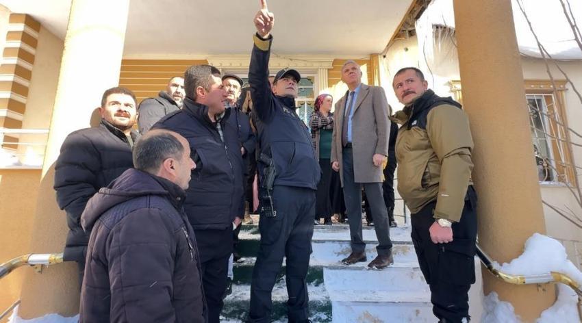 Şırnaklı aile evlerinin salonlarından gelen sesi duyunca deprem sandılar! Gördükleri manzara karşısında şok oldular