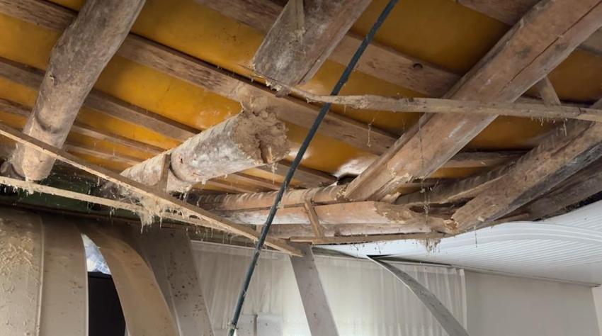 Şırnaklı aile evlerinin salonlarından gelen sesi duyunca deprem sandılar! Gördükleri manzara karşısında şok oldular