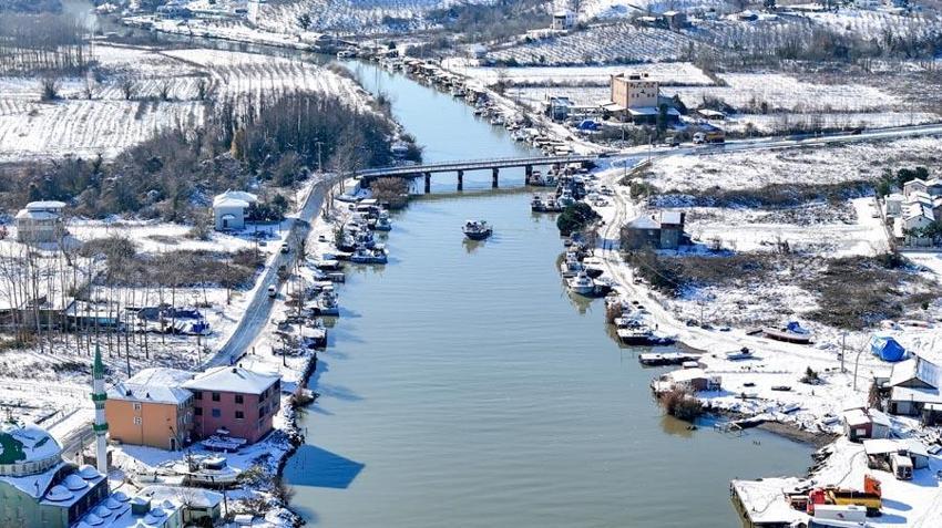 Sakarya’nın karla kaplanan Karadeniz sahili ve Büyükmelen Çayı havzası havadan görüntülendi