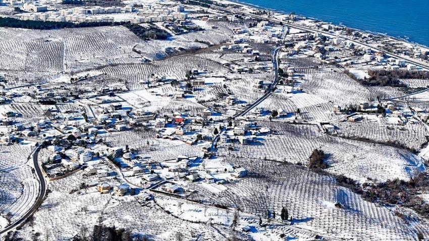 Sakarya’nın karla kaplanan Karadeniz sahili ve Büyükmelen Çayı havzası havadan görüntülendi