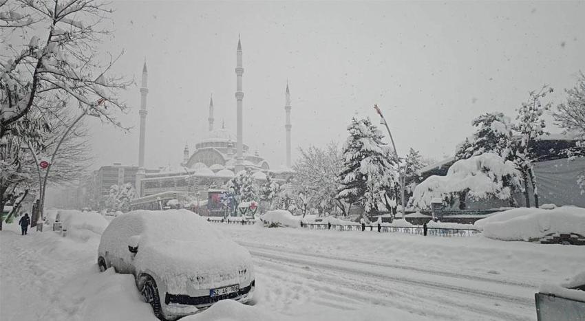 Kar yaşığı, sağanak ve kuvvetli fırtına geliyor! Meteoroloji hava durumu raporuyla illeri tek tek uyardı