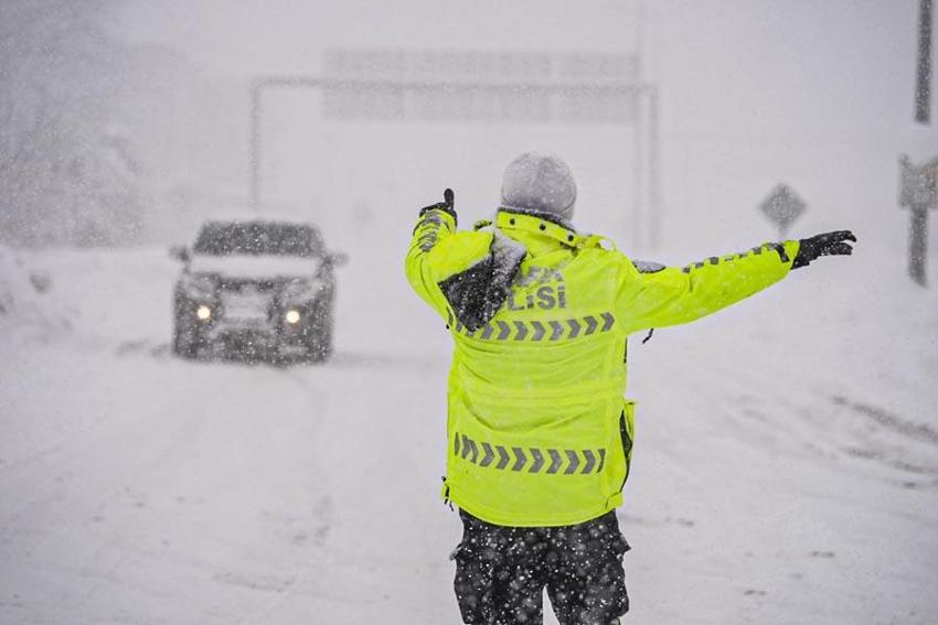 Kar yaşığı, sağanak ve kuvvetli fırtına geliyor! Meteoroloji hava durumu raporuyla illeri tek tek uyardı
