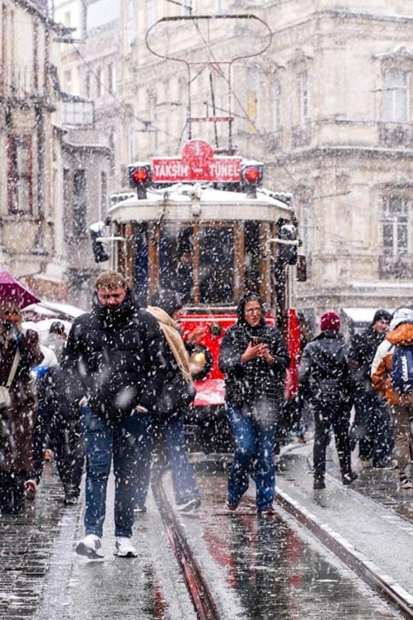 Kar yaşığı, sağanak ve kuvvetli fırtına geliyor! Meteoroloji hava durumu raporuyla illeri tek tek uyardı