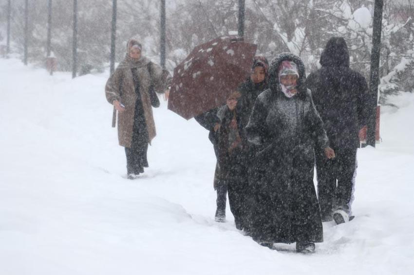 Kar yaşığı, sağanak ve kuvvetli fırtına geliyor! Meteoroloji hava durumu raporuyla illeri tek tek uyardı