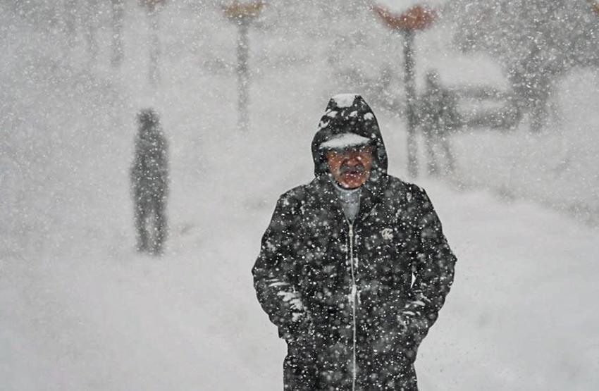 Kar yaşığı, sağanak ve kuvvetli fırtına geliyor! Meteoroloji hava durumu raporuyla illeri tek tek uyardı
