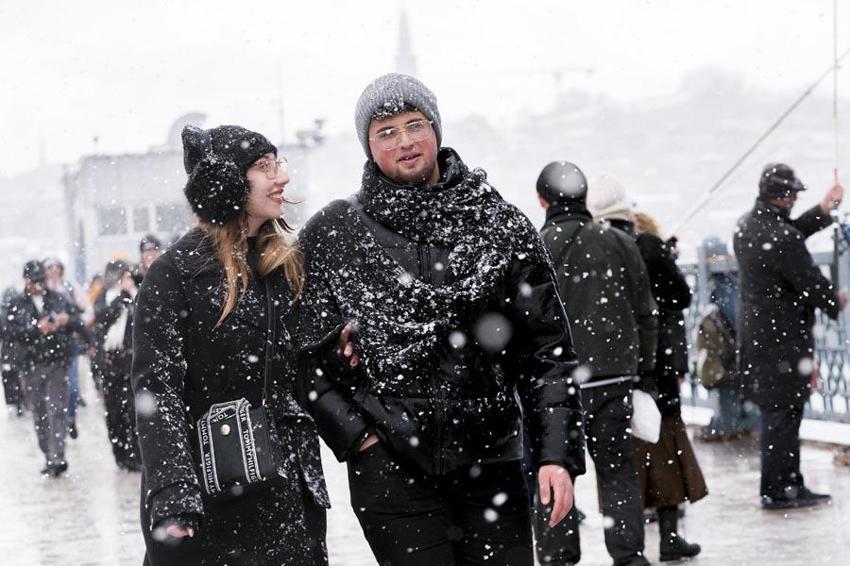 Kar yaşığı, sağanak ve kuvvetli fırtına geliyor! Meteoroloji hava durumu raporuyla illeri tek tek uyardı