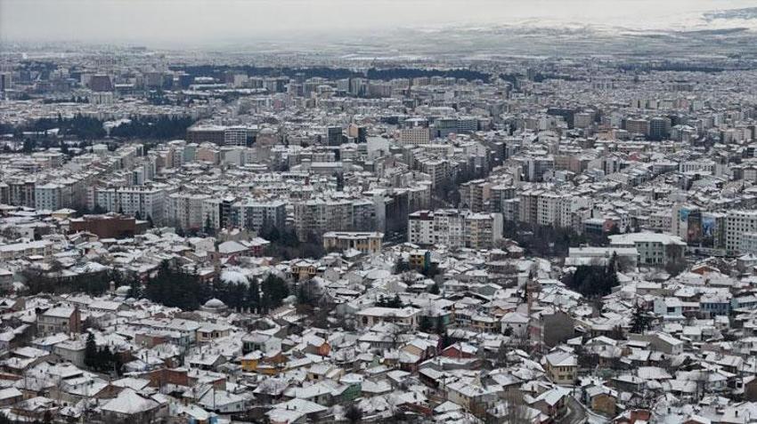 Eskişehir'de su şebekeleri bile dondu! "Yıllar sonra ilk kez böyle bir soğuk gördük"