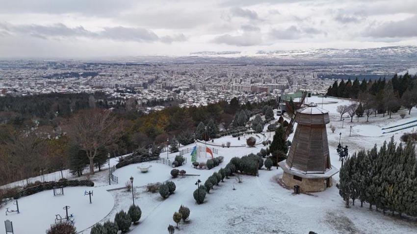 Eskişehir'de su şebekeleri bile dondu! "Yıllar sonra ilk kez böyle bir soğuk gördük"