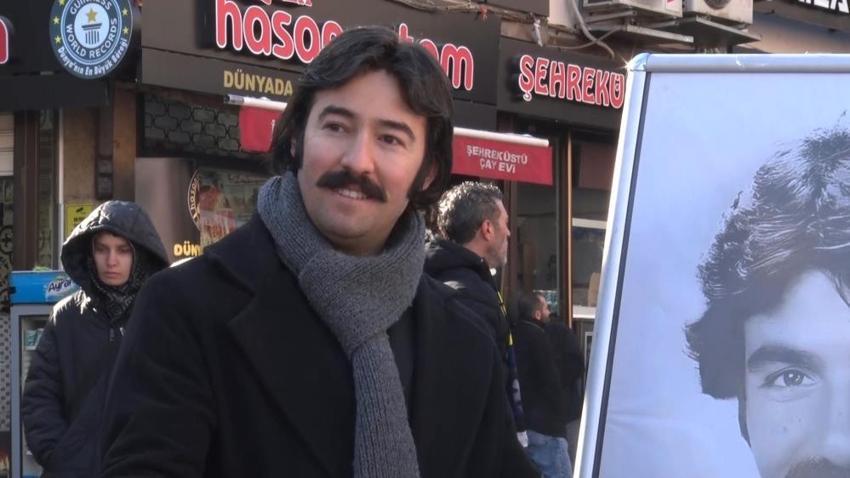 Onu görenler gözlerine inanamadı! Ferdi Tayfur’un benzeri Bursa’da ortaya çıktı: Fotoğraf yarışına girdiler