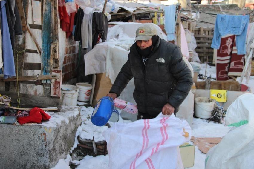 79 yaşında vatan sevgisini böyle ispatladı! Yıllardır aynı evi süslüyor
