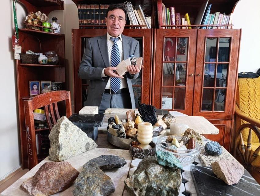 Bulduğunda sevinçten uyuyamıyor! Manisalı madencinin evindeki 50 çeşitli 'hazine' görenleri büyülüyor