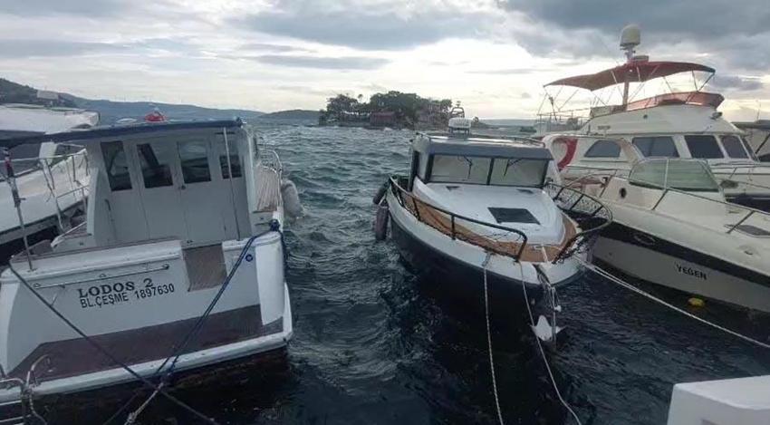 Balıkesir Erdek’te lodos; dalgalar, denizle karayı birleştirdi