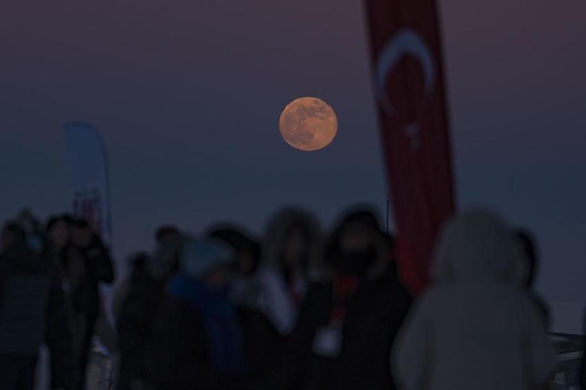 Kars'taki görsel şölen görenlerin nefeslerini kesti!