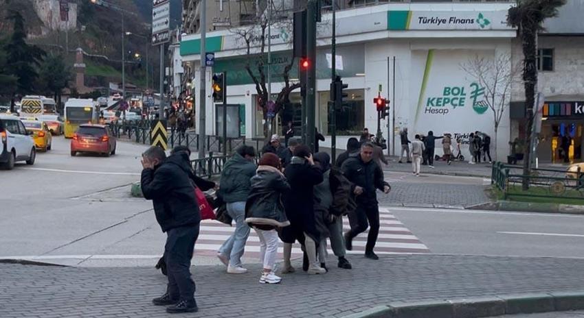 Bursa'da lodos kabusu! Vatandaşlar fırtınada uçmamak için yerlere böyle yattılar